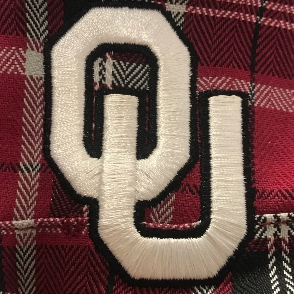 Captivating Headgear University of Oklahoma Sooners Woman's Flat Top Cap